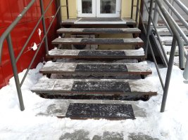 Монтаж резиновых проступей и накладок на ступени стоимость - Черкесск